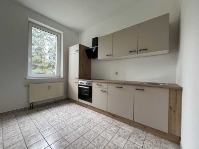 2-Raumwohnung im 1. OG mit Balkon und EBK
