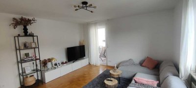 Freundliche 2-Zimmer-Wohnung in 70734, Fellbach mit Balkon