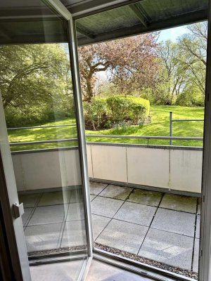 Mit Blick ins Grüne : ), ruhige 2-Zimmer-Wohnung in Kiel-Neumühlen-Dietrichsdorf