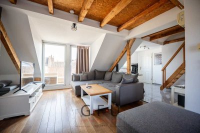 -Über den Dächern von Düsseldorf- Traumhafte Altbauwohnung in zentraler Lage
