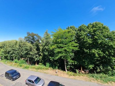 Toll geschnittene 3 Zimmer Dachgeschosswohnung am Neufferpark