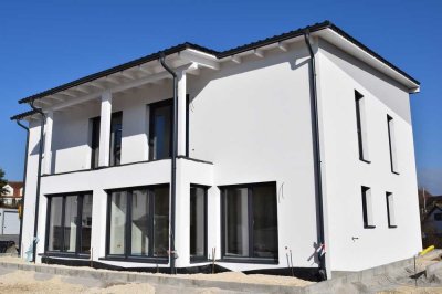 Doppelhaushälfte Energieeffizienzhaus mit kompletter Haustechnik, Wärmepumpe und Außenanlagen