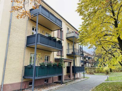 ***TOLLE 2 RAUM DACHGESCHOSSWOHNUNG ~ EINBAUKÜCHE ~ LOGGIA ~ STELLPLATZ***