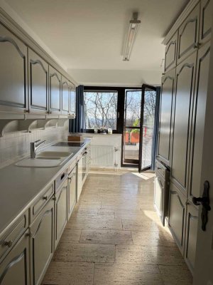 **Großzügige, helle und barrierearme 3 Zimmerwohnung in Moitzfeld an der Stadtgrenze zu Bensberg**