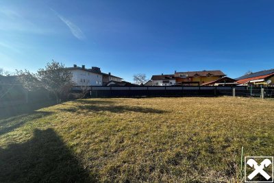 Ein- bis Zweifamilienhaus mit großem Garten