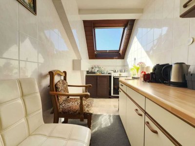 Gepflegte 2-Zimmer-Dachgeschosswohnung– Ideal für Kapitalanleger & als Eigennutz
