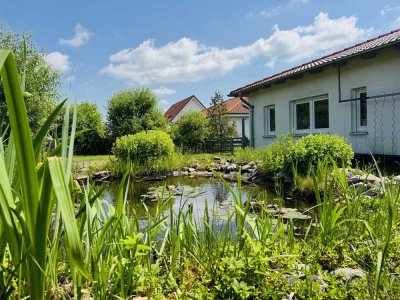 Einfamilienhaus mit Wintergarten, Teich, Carport in Top Zustand in ruhiger Lage