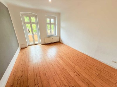 **Besichtigung: Fr. 18.07.25 um 18:20 Uhr** Renovierte Wohnung im schönen Altbau!