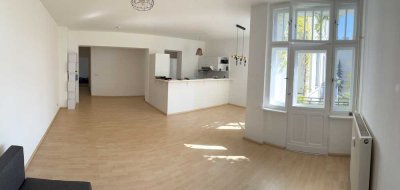 Lichtdurchflutete Altbau-Oase mit Balkon in ruhiger Hoflage – 3 Zi Nähe Schloss Charlottenburg