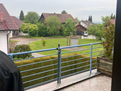 Attraktive, helle, gepflegte und sonnige Wohnung mit guter Innenausstattung in Haldenwang