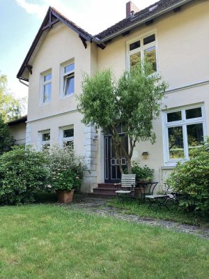 Charmante Terrassenwohnung in Altbauvilla