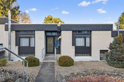 Zeitlose Architektur im Grünen – Außergewöhnliches Reihenmittelhaus im Bergwald-Karlsruhe