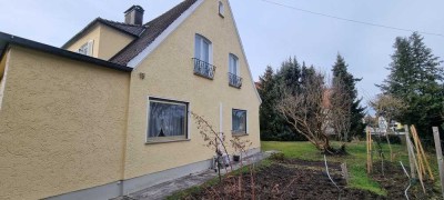 Charmantes älteres Einfamilienhaus für Liebhaber in guter Lage