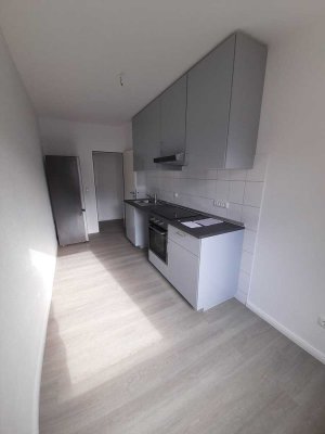 Geschmackvolle, sanierte 2-Zimmer-Wohnung mit gehobener Innenausstattung mit Einbauküche in Lübeck