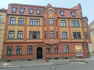 4-Raumwohnung mit EBK und Balkon zentral gelegen