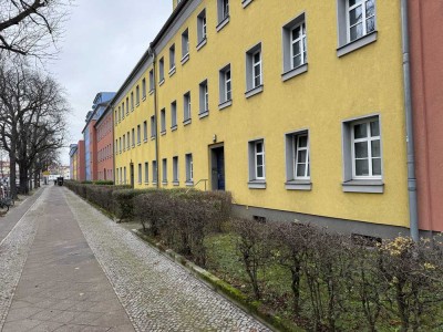 Erdgeschosswohnung mit Loggia, Grünfläche, Garten, Berlin-Tempelhof