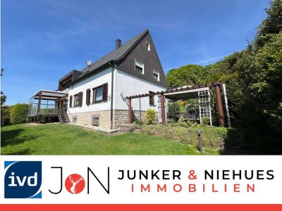 Großzügiges Ein- bis Zweifamilienhaus in begehrter Süd-Hanglage von Oerlinghausen