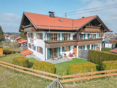 Wohnen im Grünen: 
 Gemütliche 2-Zimmer Gartenwohnung 
 in Rückholz im Allgäu