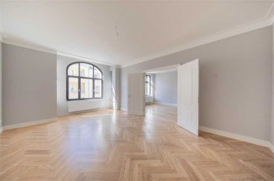 EXKLUSIVE 3-ZI.-ALTBAUWOHNUNG IN TOPMODERNISIERTEM ALTBAU aus der Jahrhundertwende nahe der SPREE