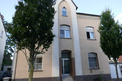Witten-Annen, Älteres 3-Familienhaus, mit Garagen in ruhiger Seitenstrasse!