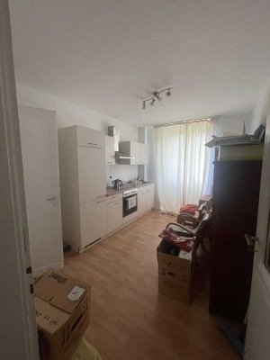 Charmante 1-Zimmer-Altbauwohnung in zentraler Lage an der Adenauerallee - ab 01.07.2026 verfügbar