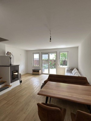 GEPFLEGTES REIHENHAUS MIT GARTEN UND 5 ZIMMER