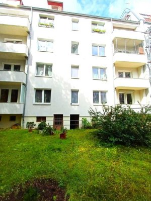 ! Provisionsfrei! Vermietete 2 Zi.-Wohnung in bester Lage mit Balkon und Tageslichtbad.