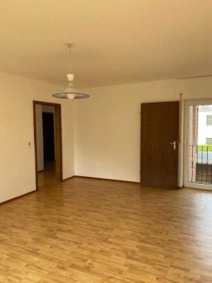 schöne helle , geräumige und gepflegte 3-Zimmer-Wohnung mit Balkon in 40489 Düsseldorf-Wittlaer