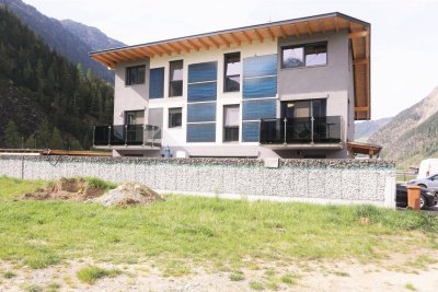 Umhausen: Selbst wohnen &amp; Mieteinnahmen sichern – Haus mit 3 Einheiten
