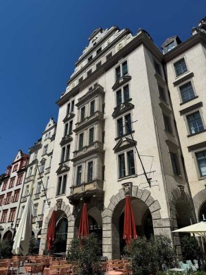 Orlandohaus - 2 Zimmer-Altbau-Whg. zentral