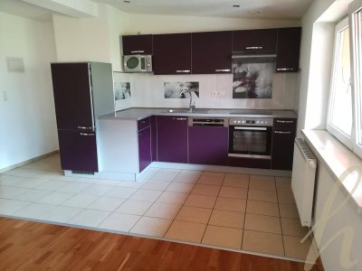 Sonnige 2-ZIMMER-WOHNUNG mit Balkon und A-AP im Herzen von BIRGITZ