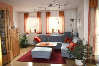 Charmante 3 ZKB Wohnung mit   gemütlichem Spitzboden und Garage  zentrumsnah in Beilngries