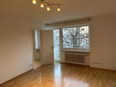 2 Zi. mit Balkon ab sofort bezugsfrei zu verkaufen!!!