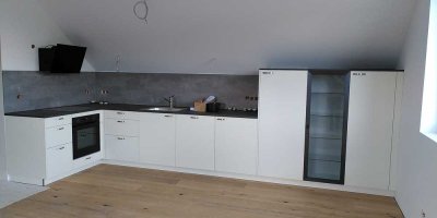 Neue 4-Zimmer-Wohnung mit Balkon und Einbauküche in Herrenberg