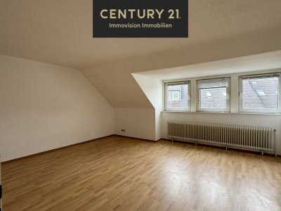 C21 Immovision: Wohlfühlen unterm Dach / Gemütliche 4-Zimmer-Wohnung mit viel Platz