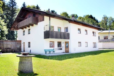 Gartenwohnung, 71 m2 große 2-Zimmer Wohnung mit EBK und Terrasse am Samerberg