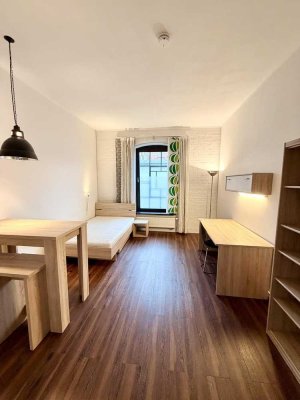 Helles möbliertes Studio-Apartment