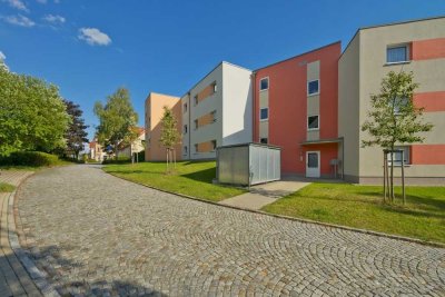 Moderne 3-Raum-Wohnung mit kleiner Terrasse in Hermsdorf