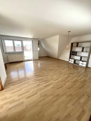 Moderne 3-Zi.-Maisonette Wohnung mit Alpenblick & TG-Stellplatz