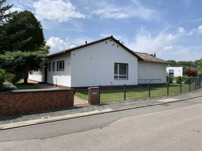 Großzügiger gepflegter Winkelbungalow auf Traum-Grundstück in bevorzugter Wohnlage