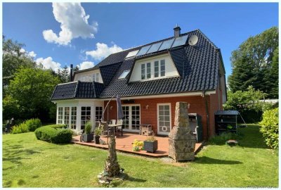 BEZUGSFREI: Exklusives Traumhaus mit Südgarten und Doppelgarage in ruhiger Dorflage 10min vor Husum!