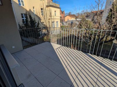 Moderne 4-Zimmer-Wohnung mit EBK in zentraler Lage mit 2 TG Stellplätzen