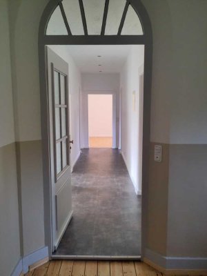 4-Zimmer-Wohnung mit gehobener Innenausstattung mit Balkon und EBK in Landau