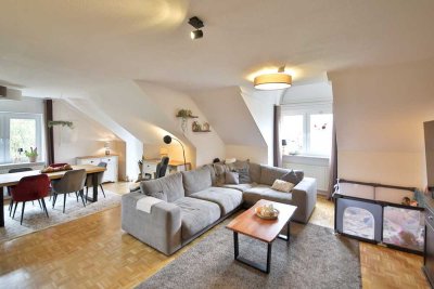 3-Zimmer-Dachgeschosswohnung mit Kamin, zwei Balkonen & viel Platz zum Wohlfühlen