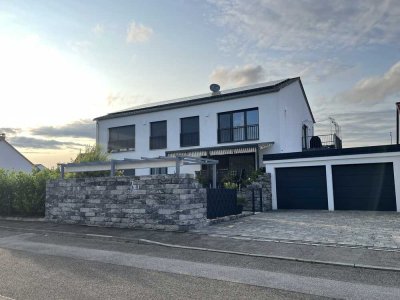 Geschmackvolle 2-Raum-Wohnung mit Balkon und EBK in Baar-Ebenhausen