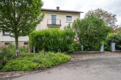Im Grünen: Ruhige 4,5-Raum-Doppelhaushälfte mit großem Grundstück in Hornbach