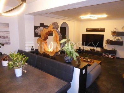 CHARMANTES EIGENHEIM MIT STIL - FRISCH RENOVIERT - BODENHEIZUNG U.V.M.