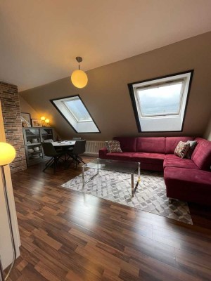 Helle 2-Zimmer Wohnung DG in Köln-Buchheim