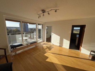 Gepflegte 4-Zimmer Wohnung im 11. OG mit Balkon in Stuttgart-Fasanenhof