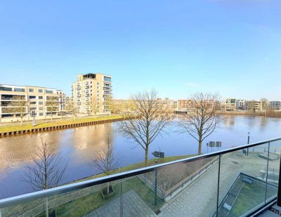 Direkter Wasserblick - modernes KUBOX-Apartment mit Einbauküche und Balkon -Hafencity